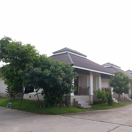 Samsiri Resort Korat Nakhonratcsaszima Kültér fotó